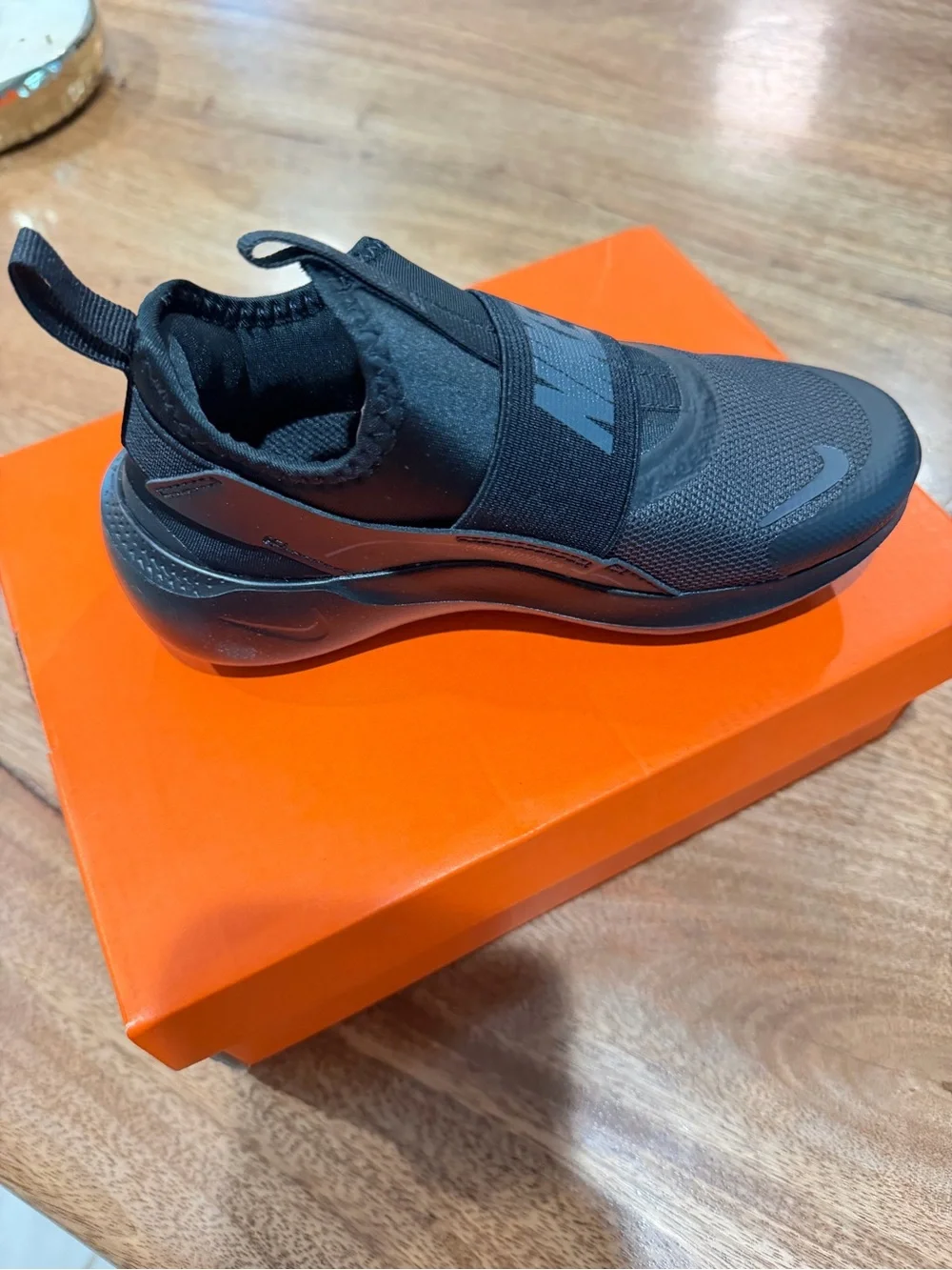 Nike slip design